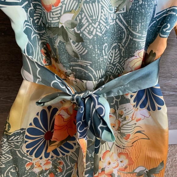Kimono style silk dress by Single - Picture 10 of 11